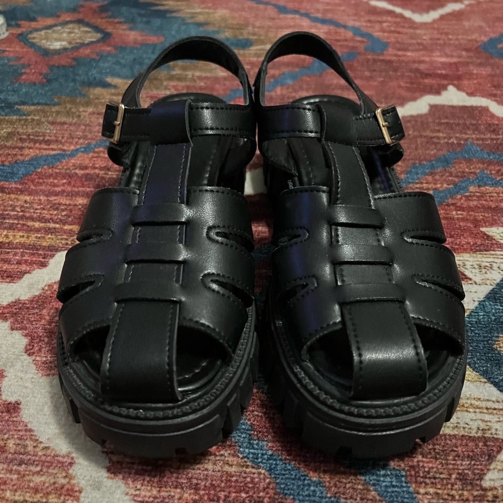 Fisherman style Sandals